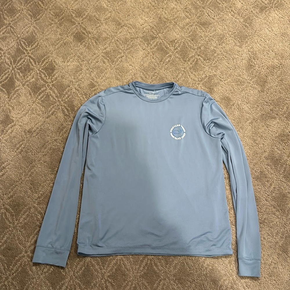 Excellent condition men’s large performance vineyard vines shirt